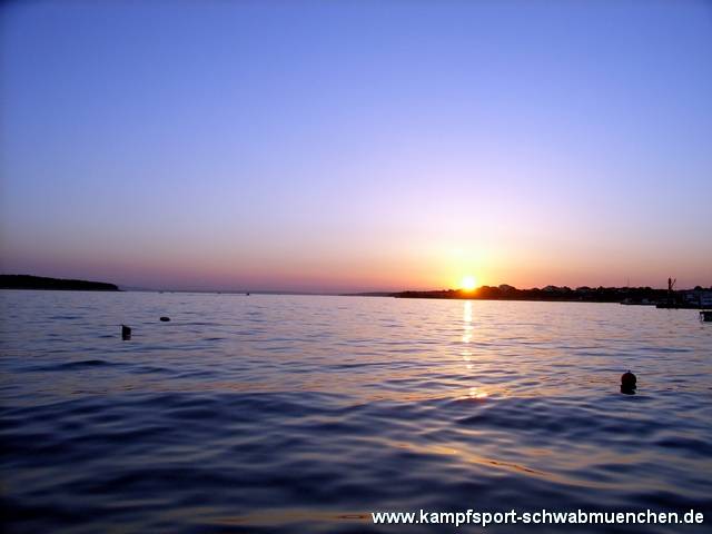 Trainer_und_Schueler_am_Meer_11.jpg