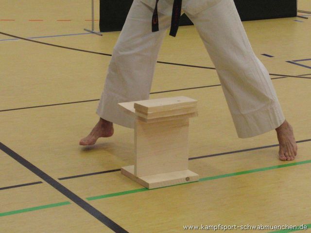 2010_11_27_bayerische_Taekwondomeisterschaft_Illertissen_39.jpg
