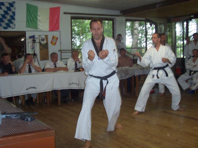 heiss_4dan_tkd01.jpg